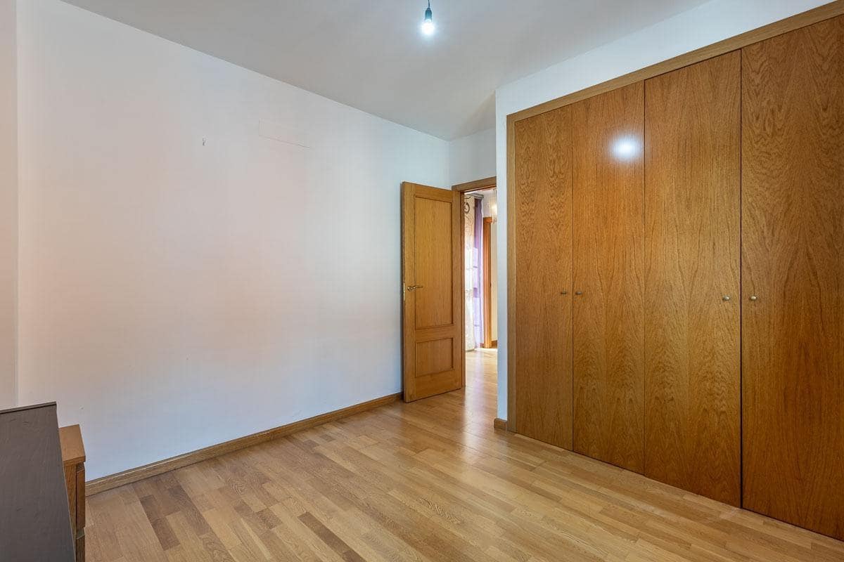 4 chambre Villa/Maison Semi-Mitoyenne à vendre à Jun avec garage - 269 000 € (Ref: 9939943)