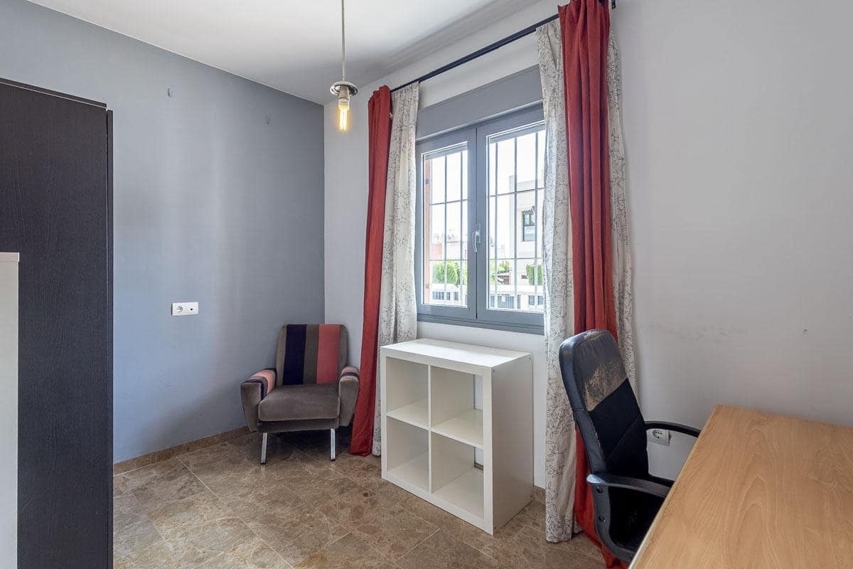 4 chambre Villa/Maison Semi-Mitoyenne à vendre à Jun avec garage - 269 000 € (Ref: 9939943)