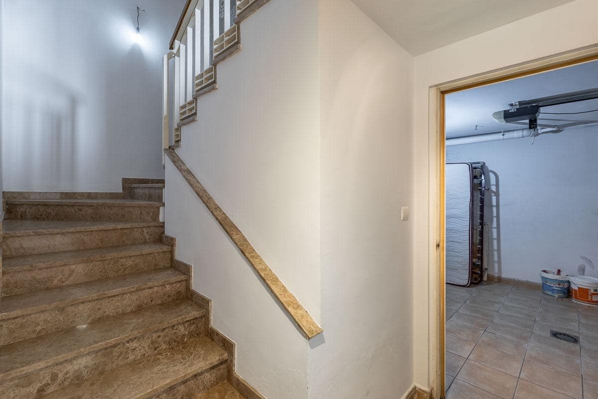 4 chambre Villa/Maison Semi-Mitoyenne à vendre à Jun avec garage - 269 000 € (Ref: 9939943)