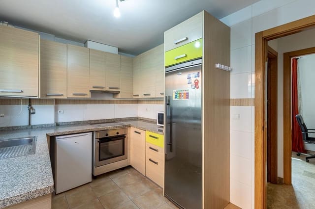 4 chambre Villa/Maison Semi-Mitoyenne à vendre à Jun avec garage - 269 000 € (Ref: 9939943)