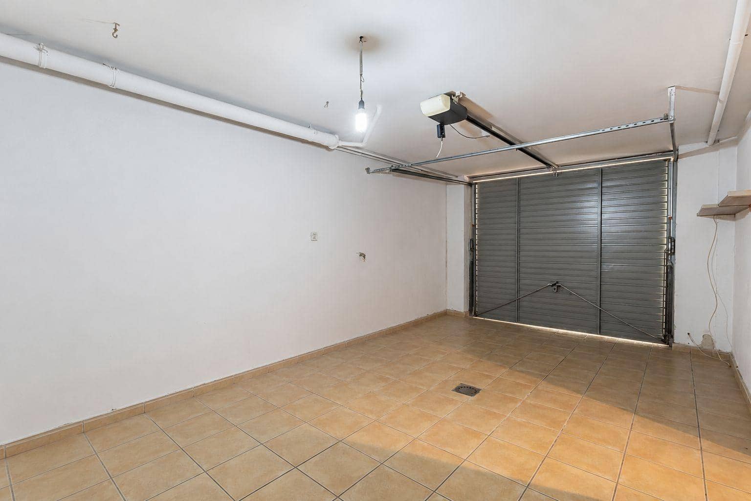 4 chambre Villa/Maison Semi-Mitoyenne à vendre à Jun avec garage - 269 000 € (Ref: 9939943)