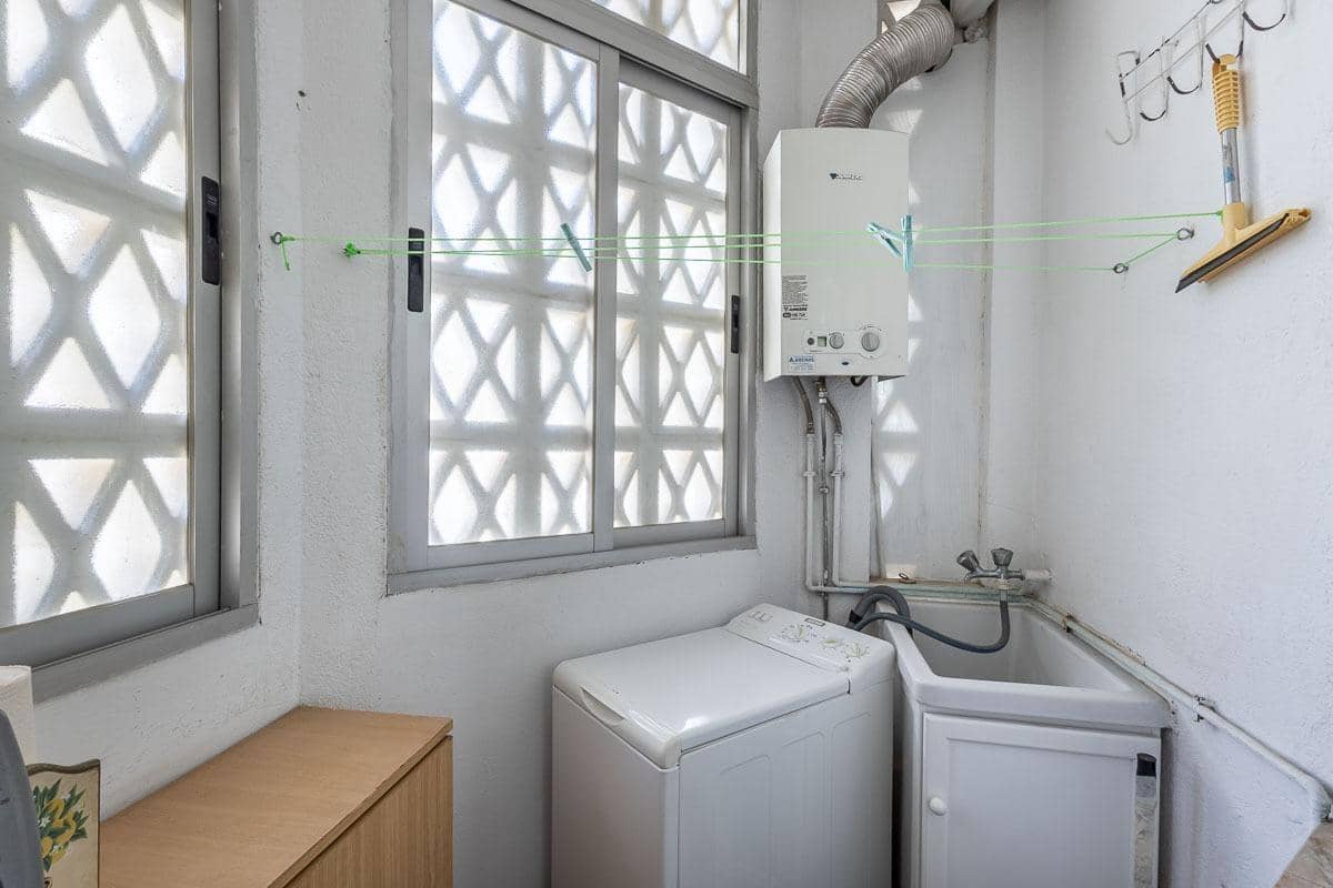 2 bedroom Flat for sale in Almunecar with garage - € 229,000 (Ref: 9942498)