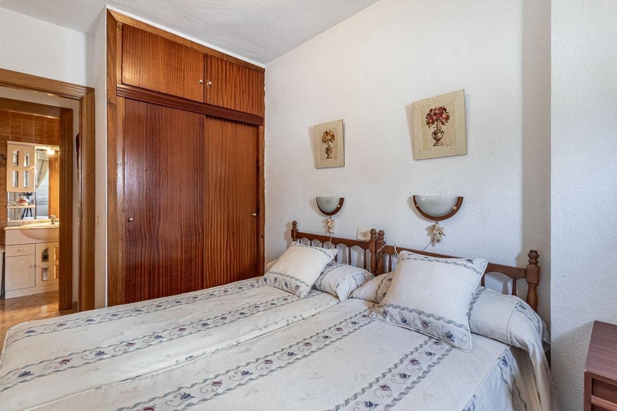 2 bedroom Flat for sale in Almunecar with garage - € 229,000 (Ref: 9942498)