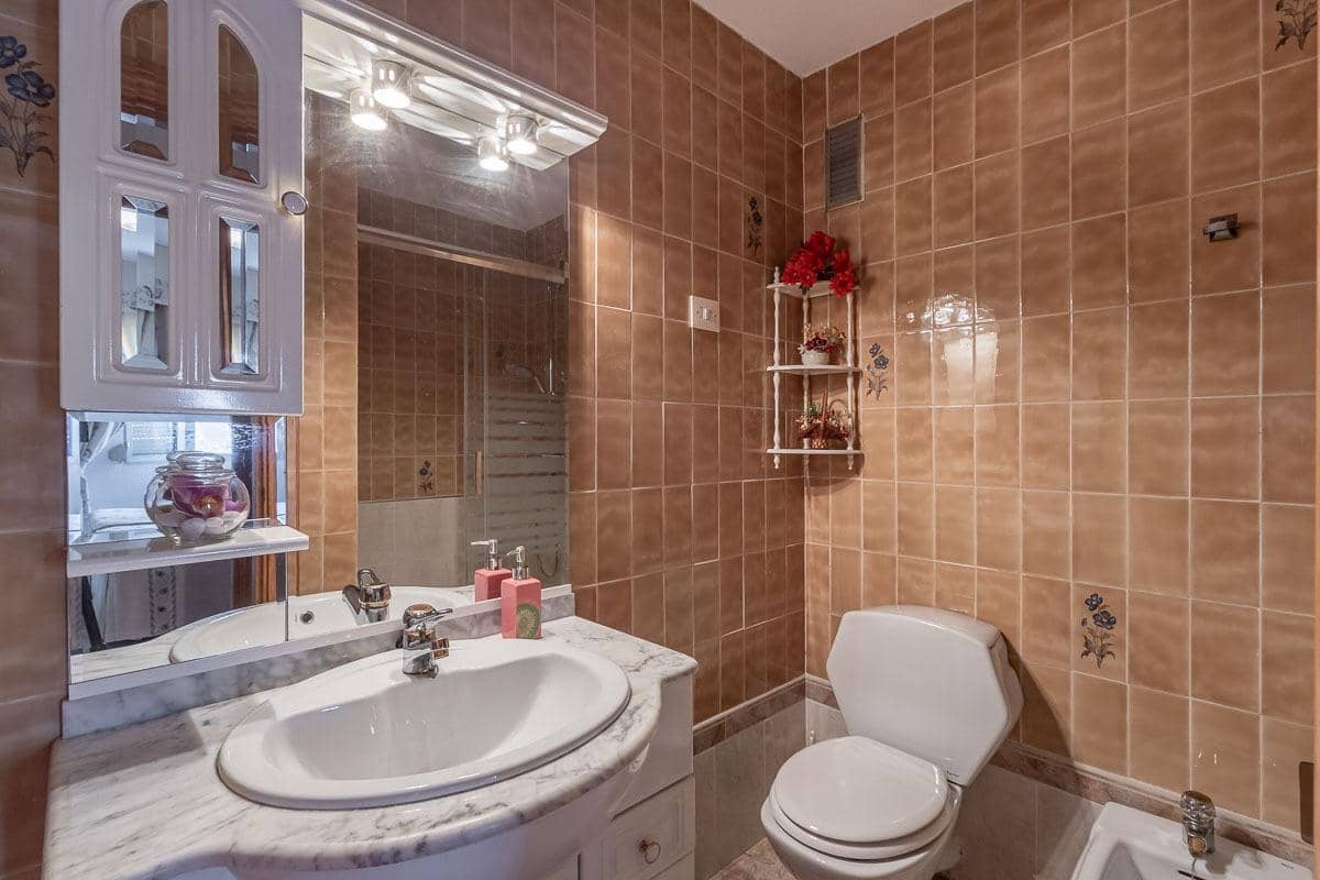 2 bedroom Flat for sale in Almunecar with garage - € 229,000 (Ref: 9942498)