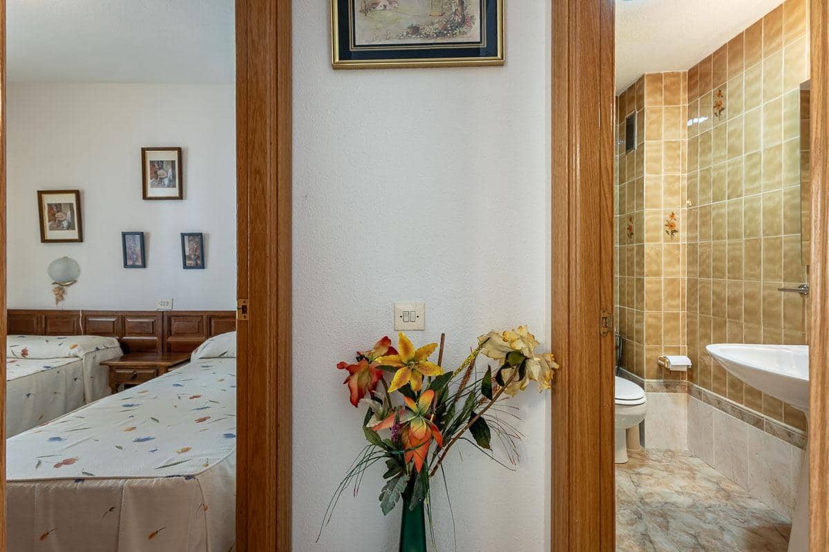2 bedroom Flat for sale in Almunecar with garage - € 229,000 (Ref: 9942498)