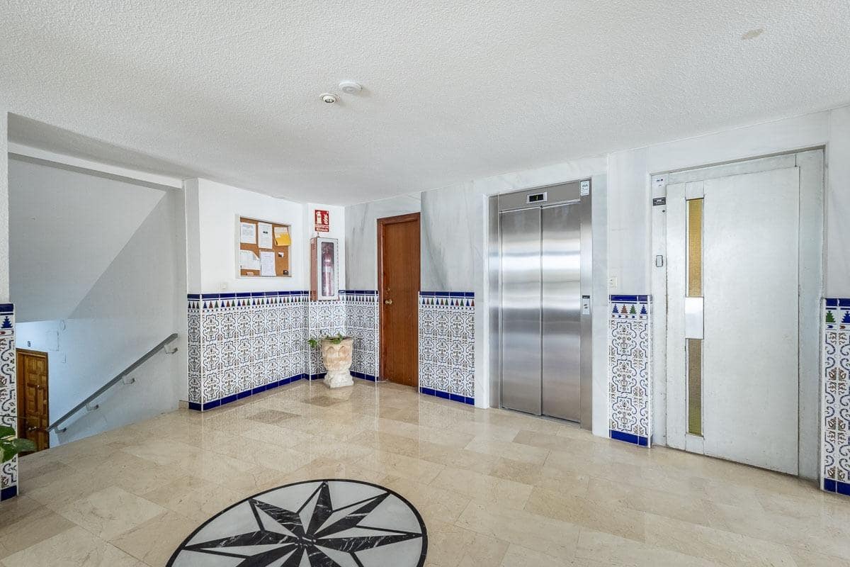 2 bedroom Flat for sale in Almunecar with garage - € 229,000 (Ref: 9942498)