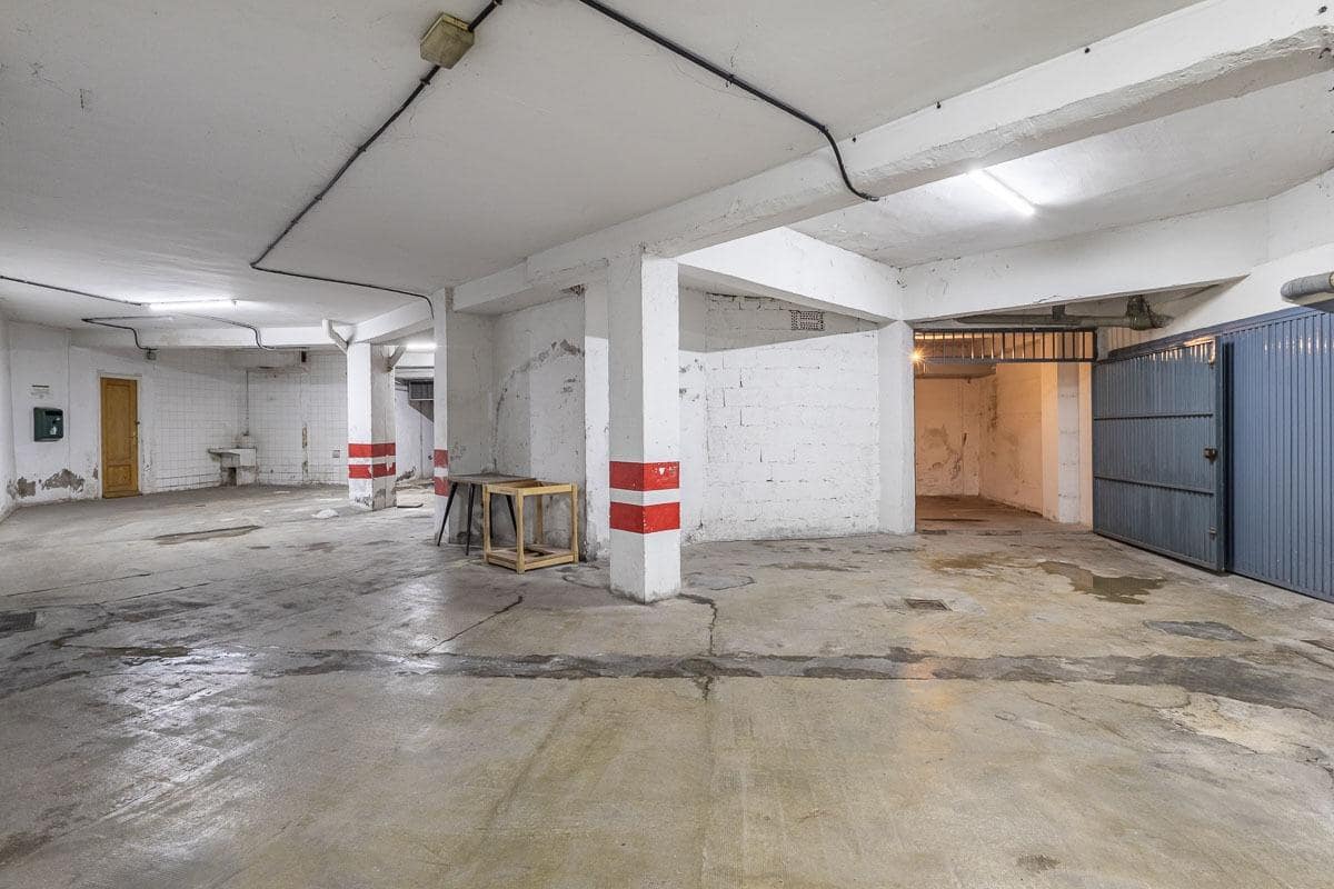 Garage for sale in Granada city - € 32,000 (Ref: 9942499)
