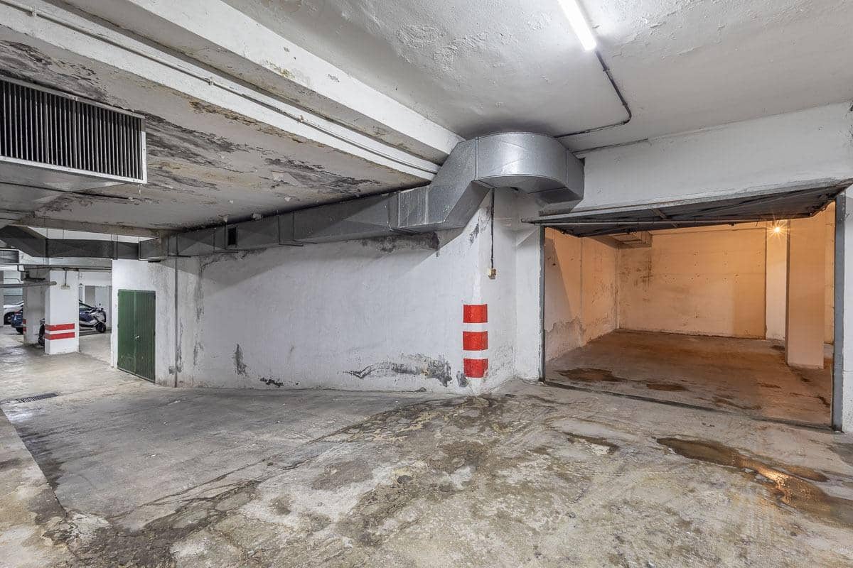 Garage for sale in Granada city - € 32,000 (Ref: 9942499)