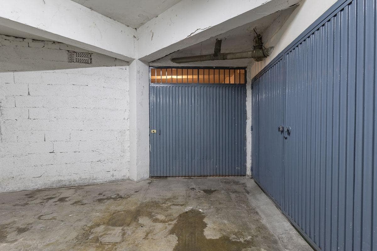 Garage for sale in Granada city - € 32,000 (Ref: 9942499)