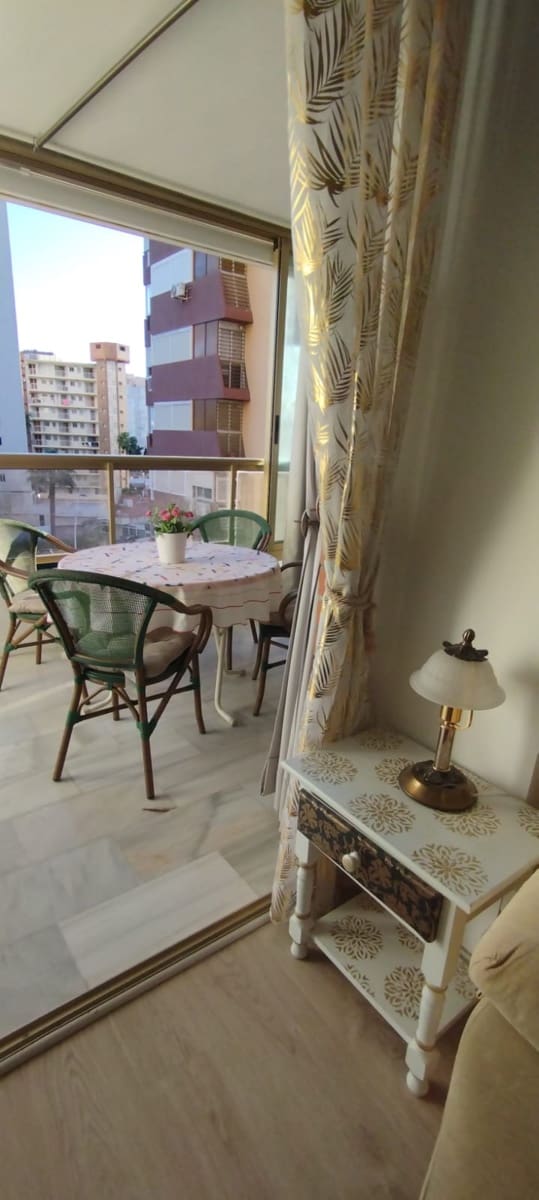 Apartamento Playa de 1 habitación en Benidorm en alquiler con piscina garaje - 1.100 € (Ref: 9643589)