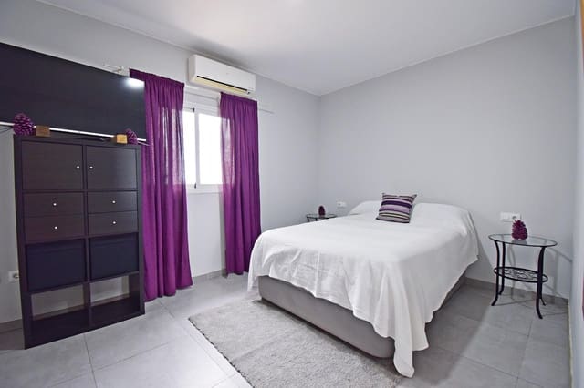 3 slaapkamer Finca/Landhuis te koop in Jerez de la Frontera met zwembad - € 255.000 (Ref: 8177469)