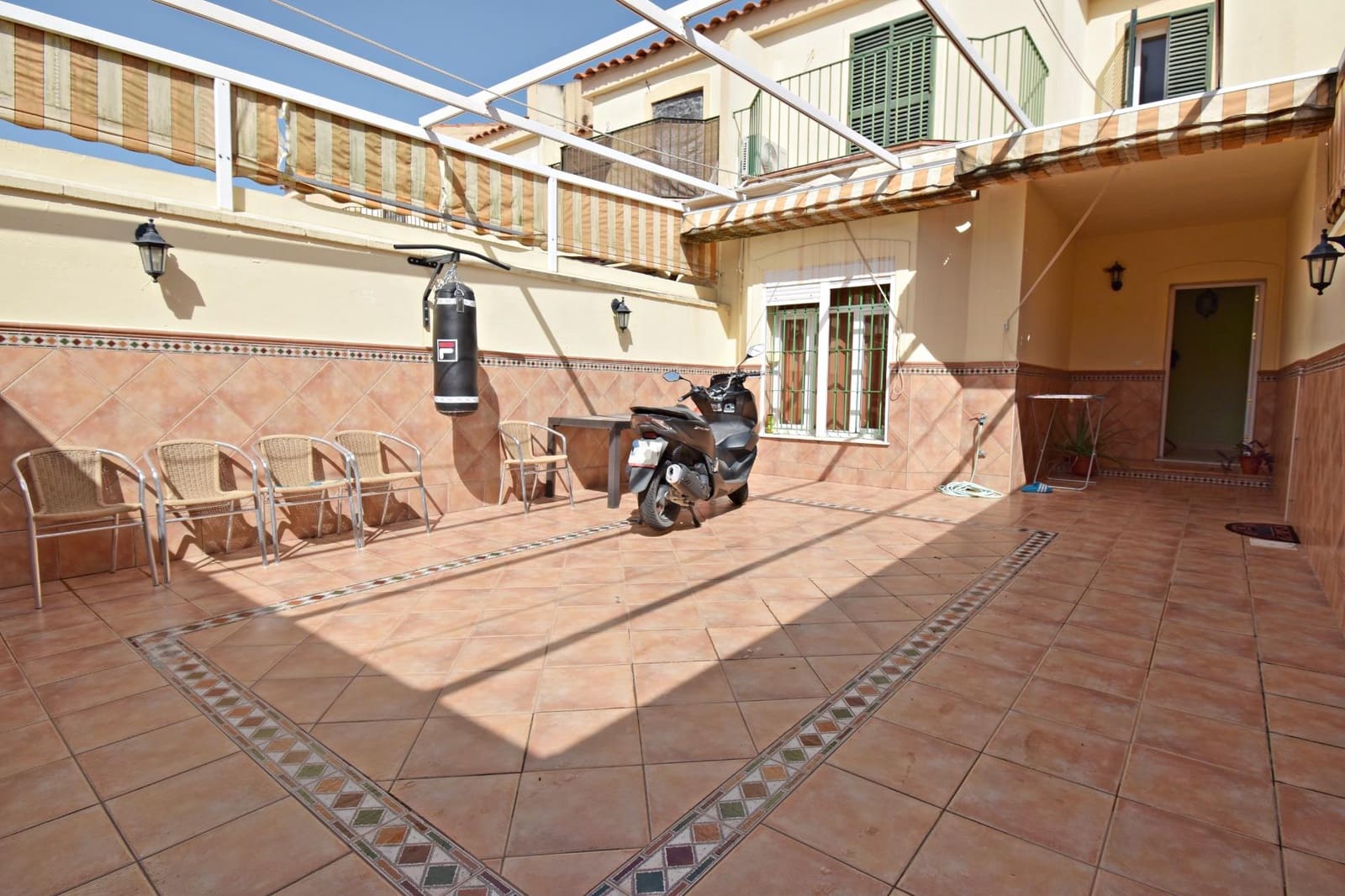 4 bedroom Terraced Villa for sale in Jerez de la Frontera € 239,900