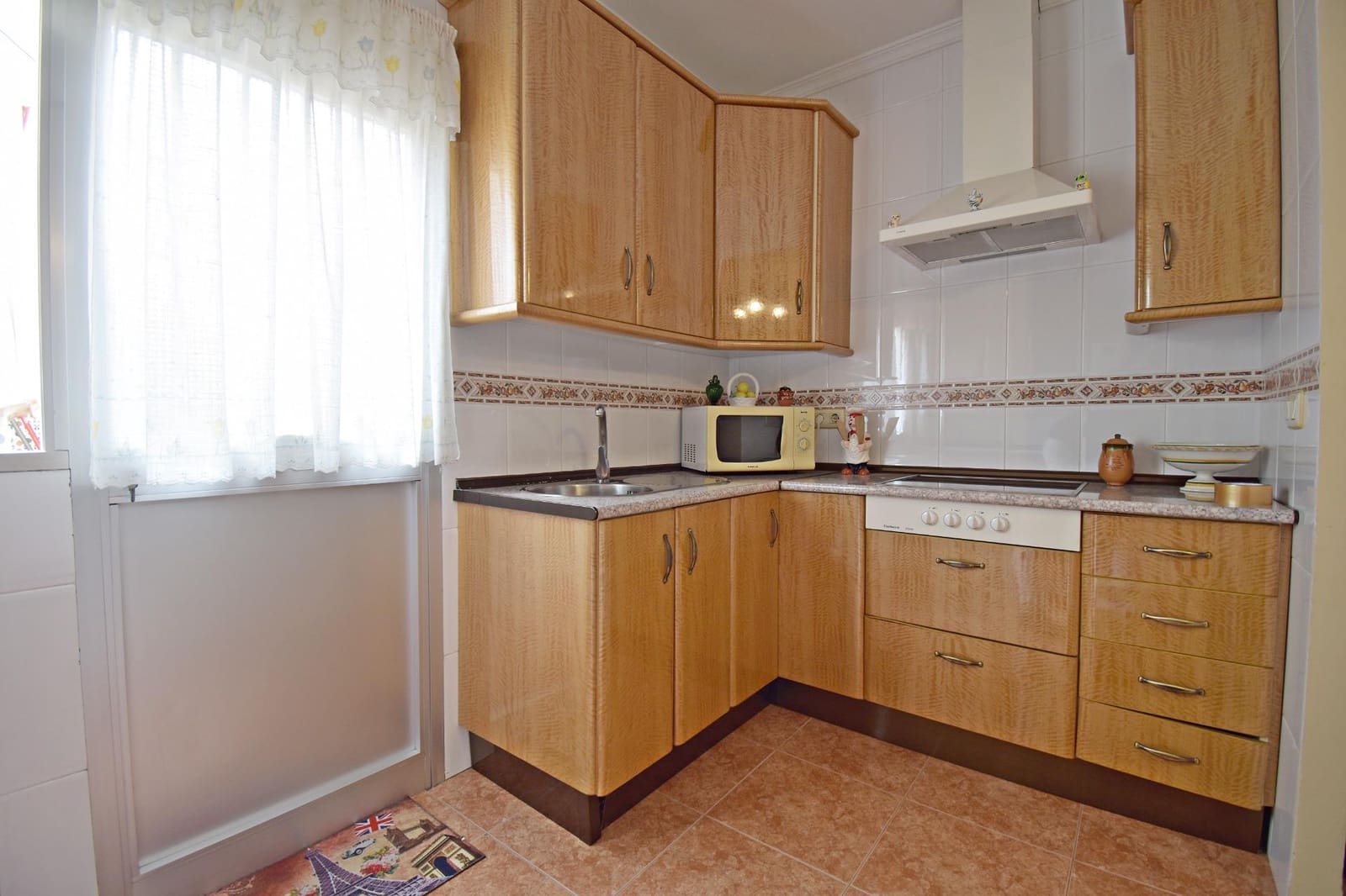 6 bedroom Townhouse for sale in Jerez de la Frontera with garage - € 325,000 (Ref: 8918083)