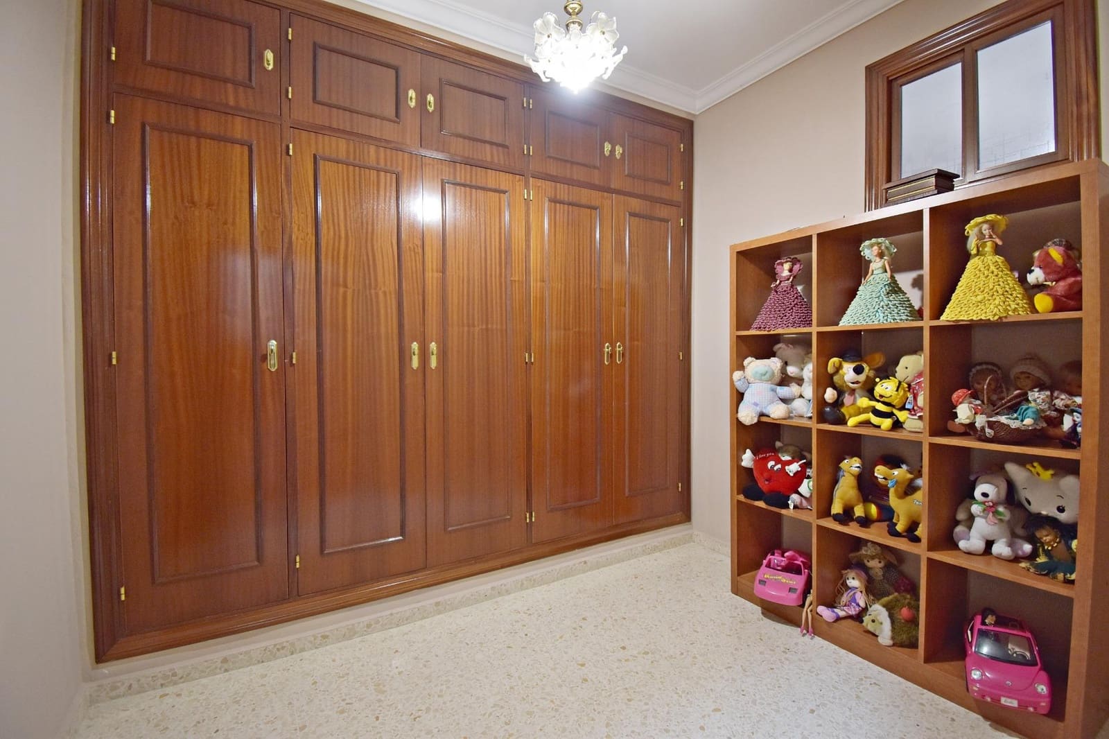 6 bedroom Townhouse for sale in Jerez de la Frontera with garage - € 325,000 (Ref: 8918083)