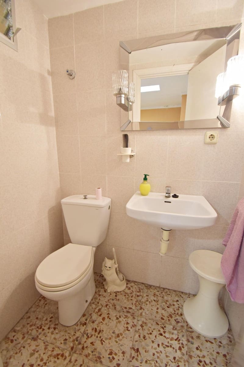 6 bedroom Townhouse for sale in Jerez de la Frontera with garage - € 325,000 (Ref: 8918083)