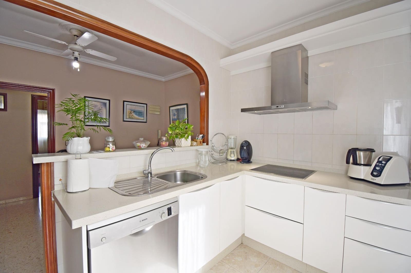 6 bedroom Townhouse for sale in Jerez de la Frontera with garage - € 325,000 (Ref: 8918083)