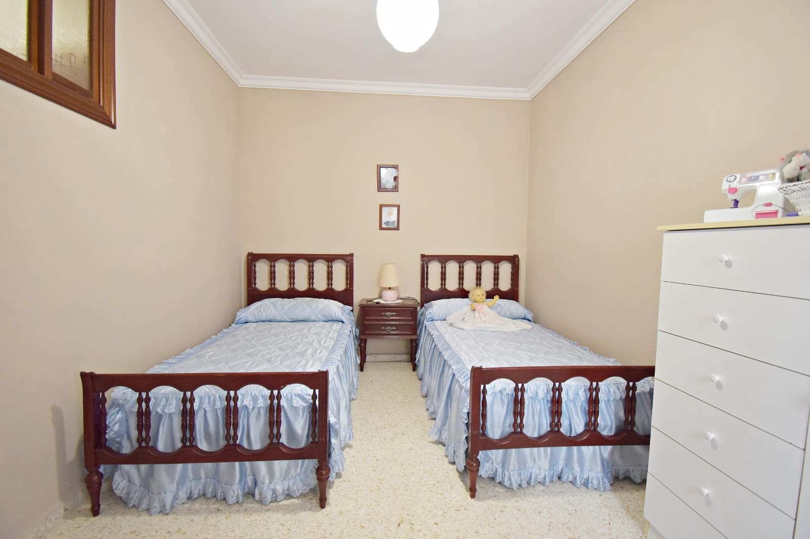 6 bedroom Townhouse for sale in Jerez de la Frontera with garage - € 325,000 (Ref: 8918083)