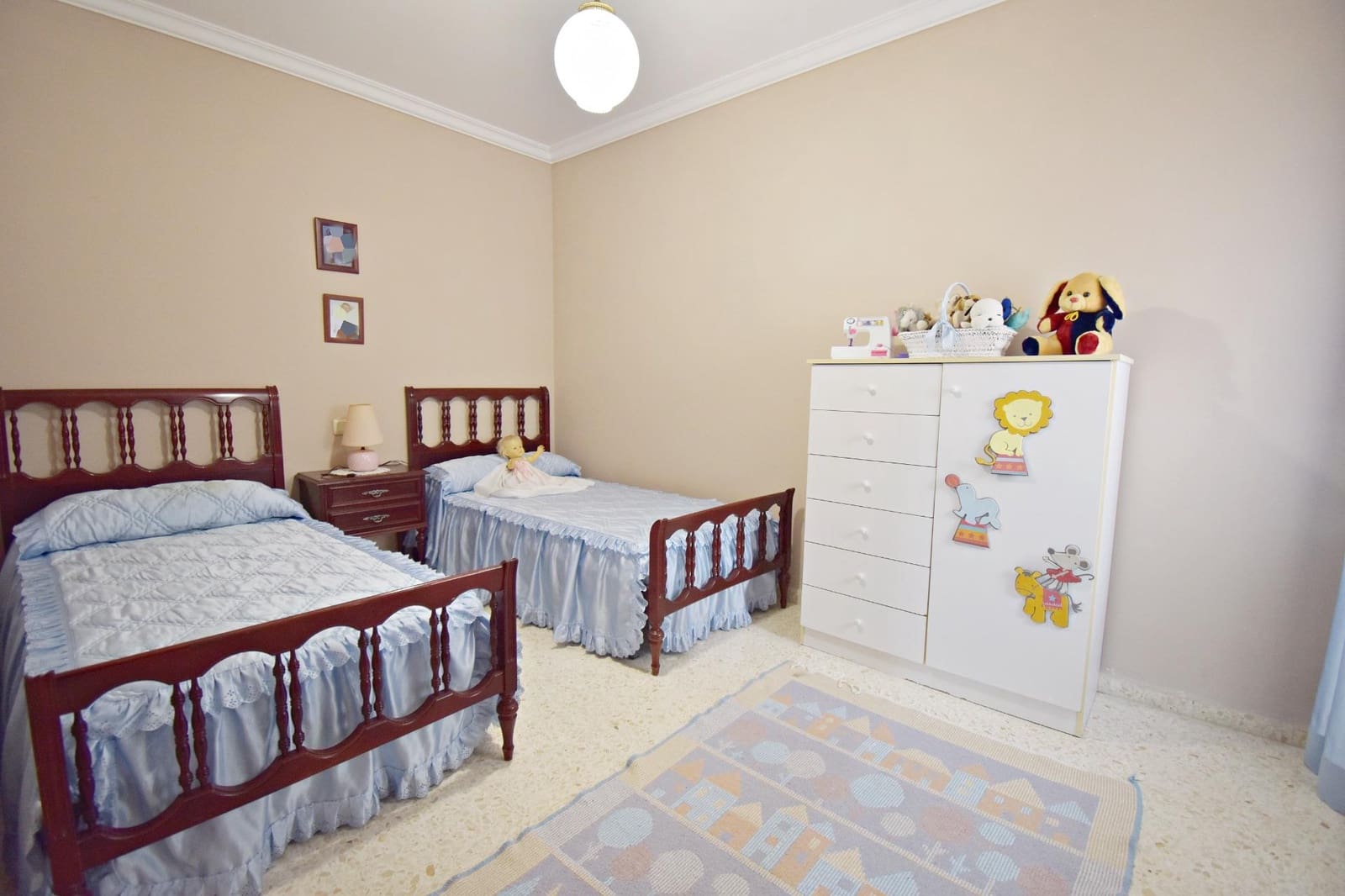 6 bedroom Townhouse for sale in Jerez de la Frontera with garage - € 325,000 (Ref: 8918083)