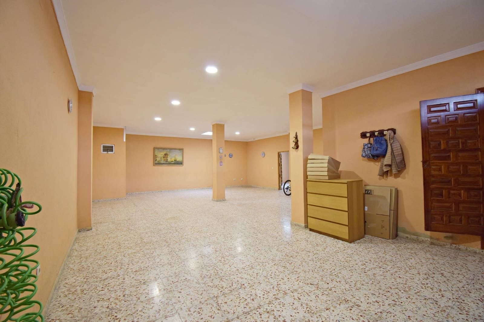 6 bedroom Townhouse for sale in Jerez de la Frontera with garage - € 325,000 (Ref: 8918083)