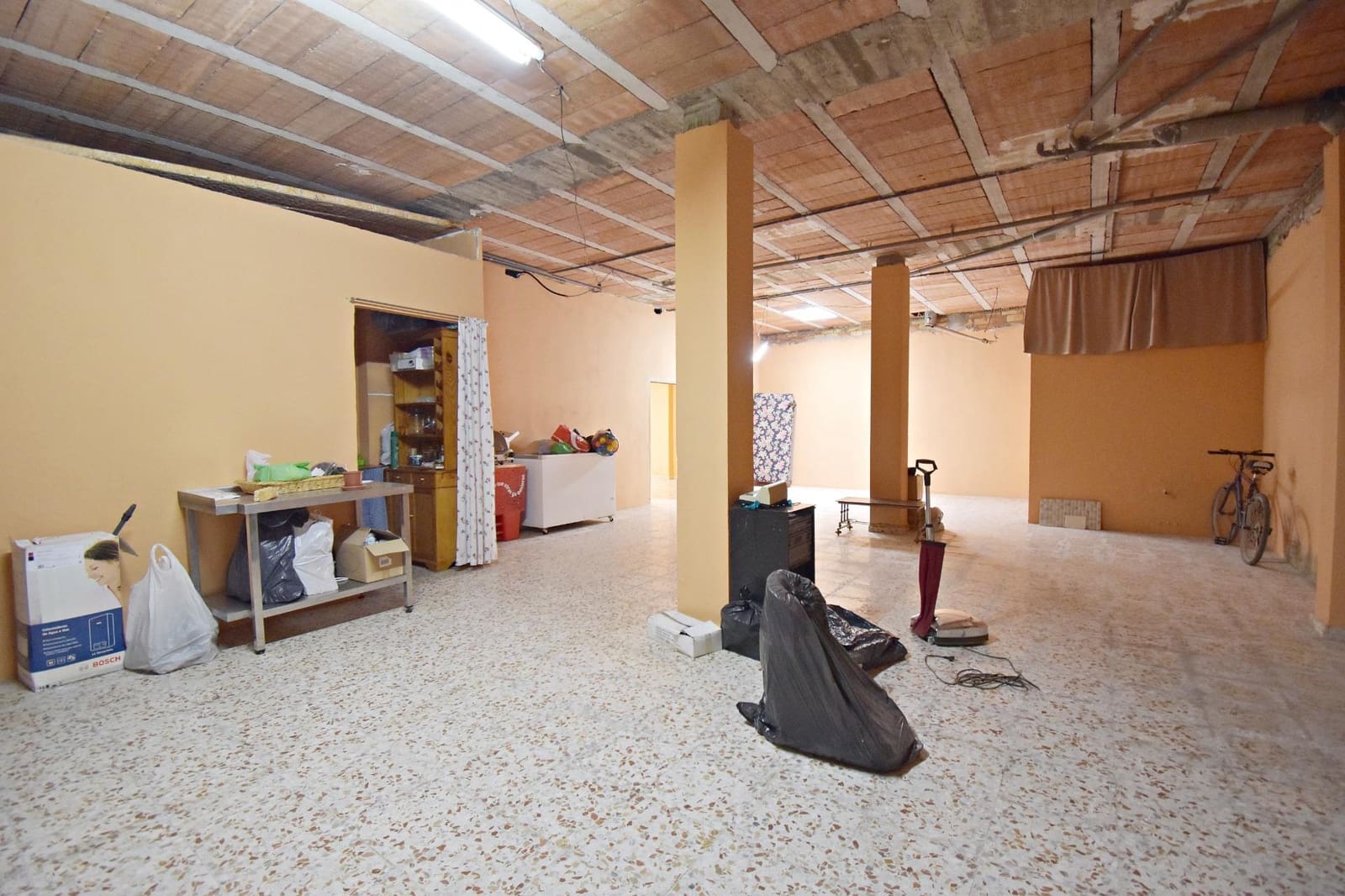 6 bedroom Townhouse for sale in Jerez de la Frontera with garage - € 325,000 (Ref: 8918083)