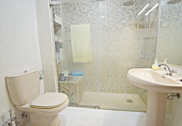 6 quarto Casa em Banda para venda em Jerez de la Frontera com garagem - 325 000 € (Ref: 8928725)