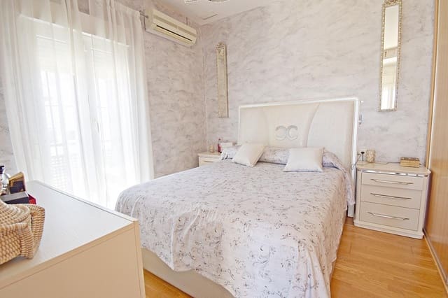 4 slaapkamer Halfvrijstaande villa te koop in Jerez de la Frontera met zwembad - € 400.000 (Ref: 9062313)