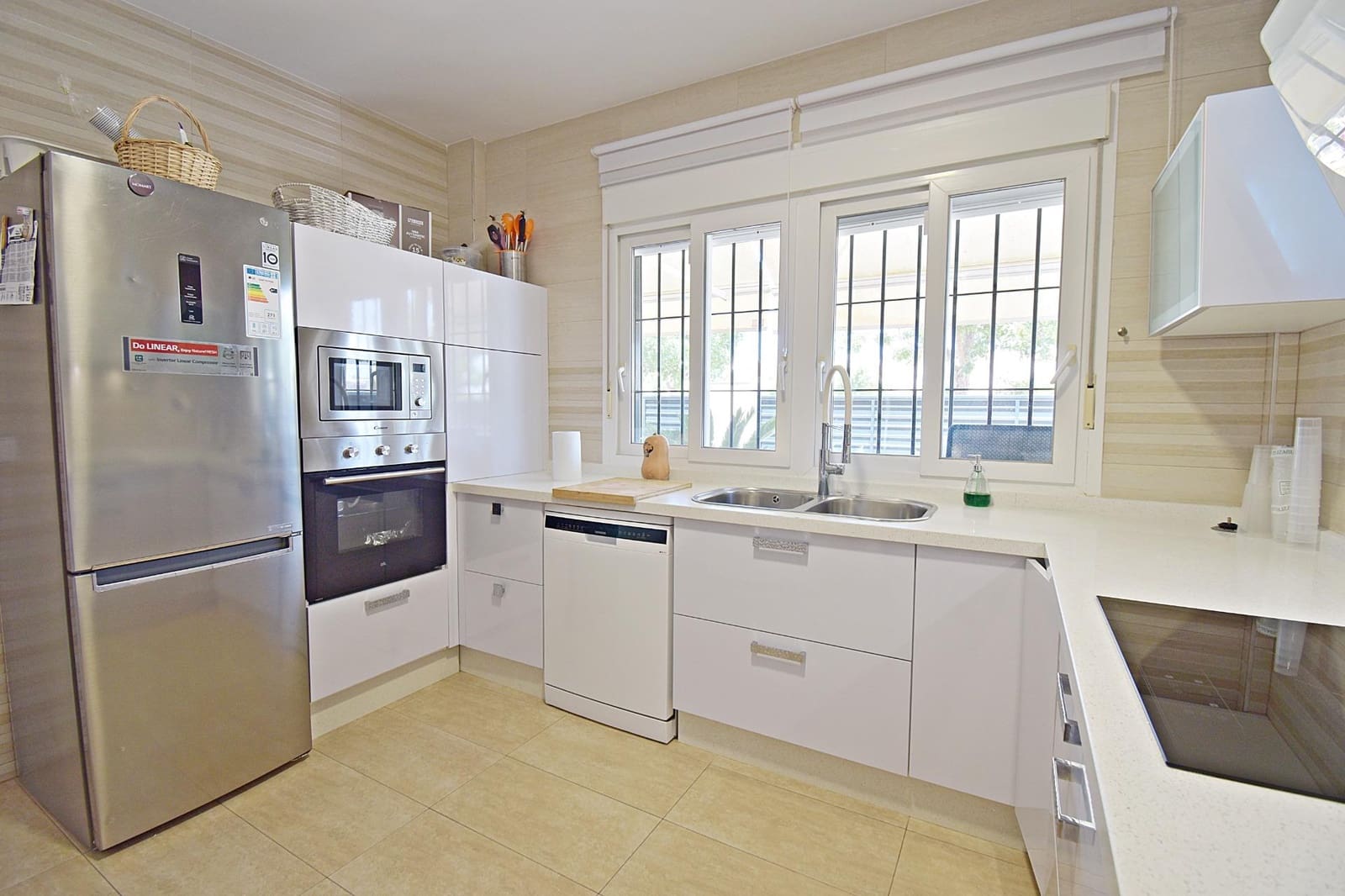 4 soveværelse Semi-Rækkehus til salg i Jerez de la Frontera med swimmingpool - € 400.000 (Ref: 9062313)