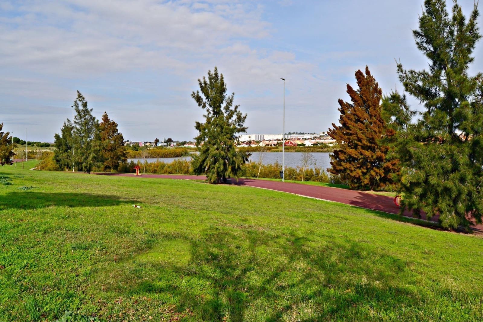 4 soveværelse Semi-Rækkehus til salg i Jerez de la Frontera med swimmingpool - € 400.000 (Ref: 9062313)