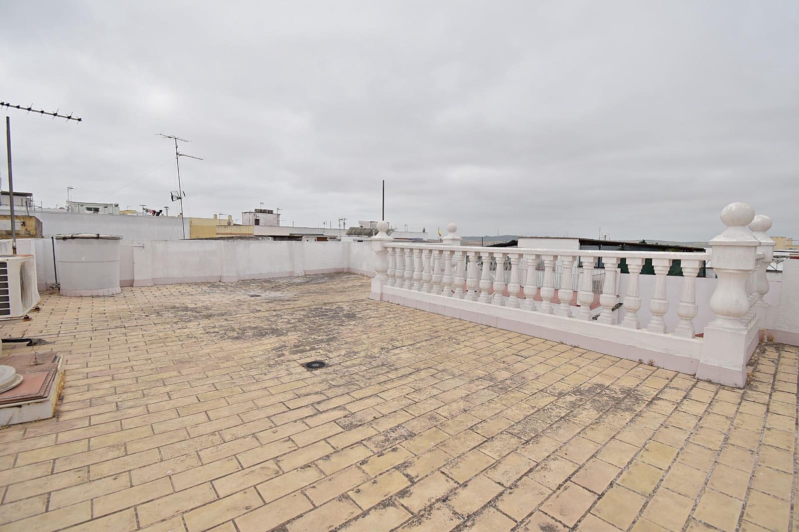 4 slaapkamer Huis te koop in Jerez de la Frontera met garage - € 270.000 (Ref: 9132321)