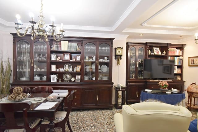 4 slaapkamer Huis te koop in Jerez de la Frontera met garage - € 270.000 (Ref: 9132321)