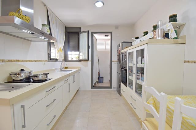 4 slaapkamer Rijtjeshuis te koop in Jerez de la Frontera met zwembad - € 490.000 (Ref: 9296886)