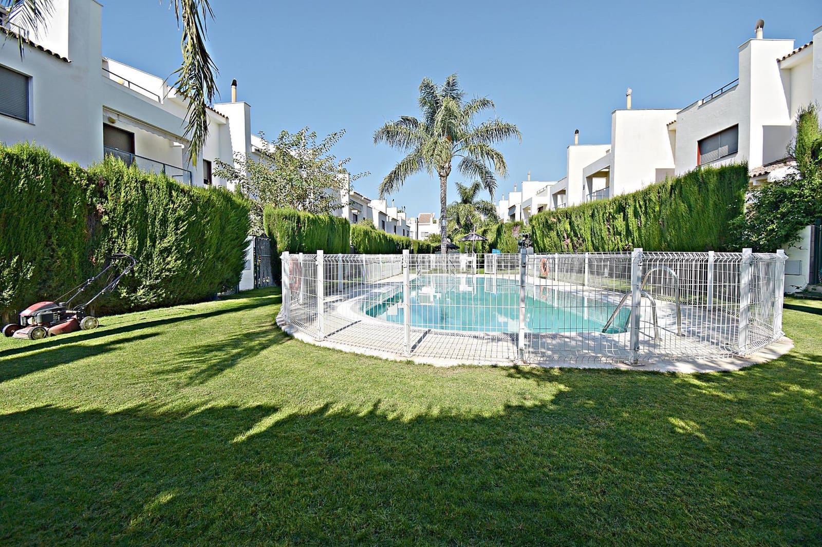 4 slaapkamer Rijtjeshuis te koop in Jerez de la Frontera met zwembad - € 490.000 (Ref: 9296886)