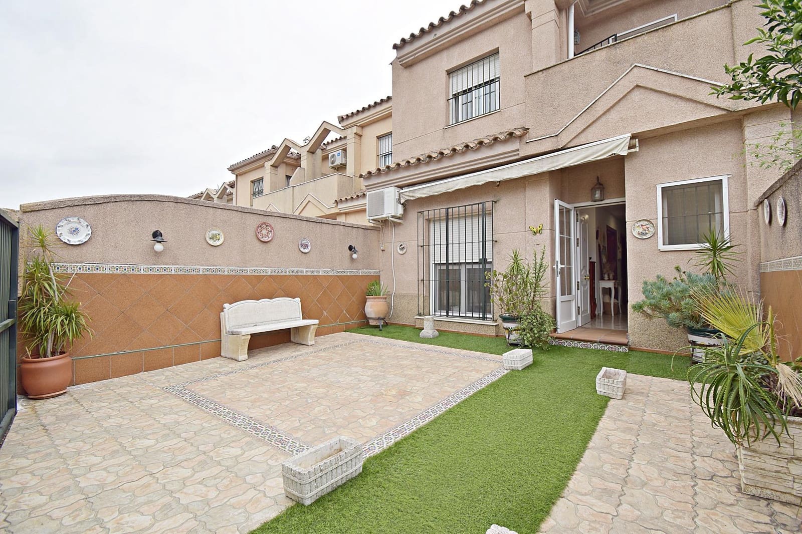 4 bedroom Terraced Villa for sale in Jerez de la Frontera - € 329,900 (Ref: 9334953)