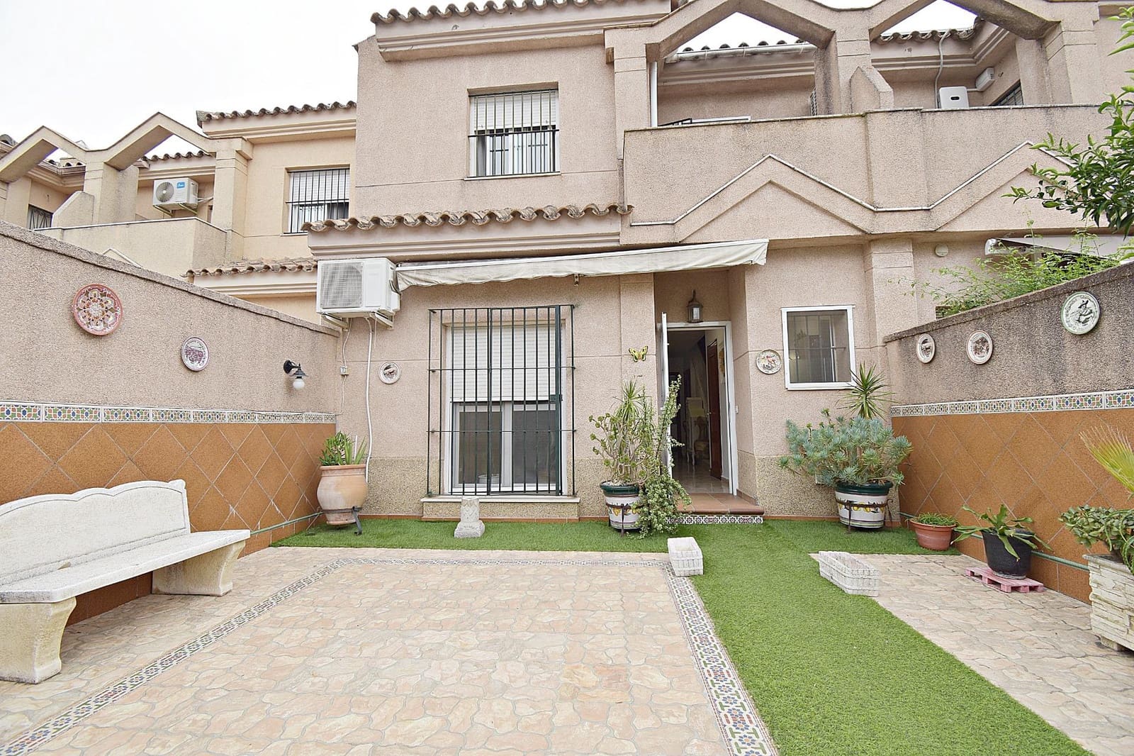 4 bedroom Terraced Villa for sale in Jerez de la Frontera - € 329,900 (Ref: 9334953)