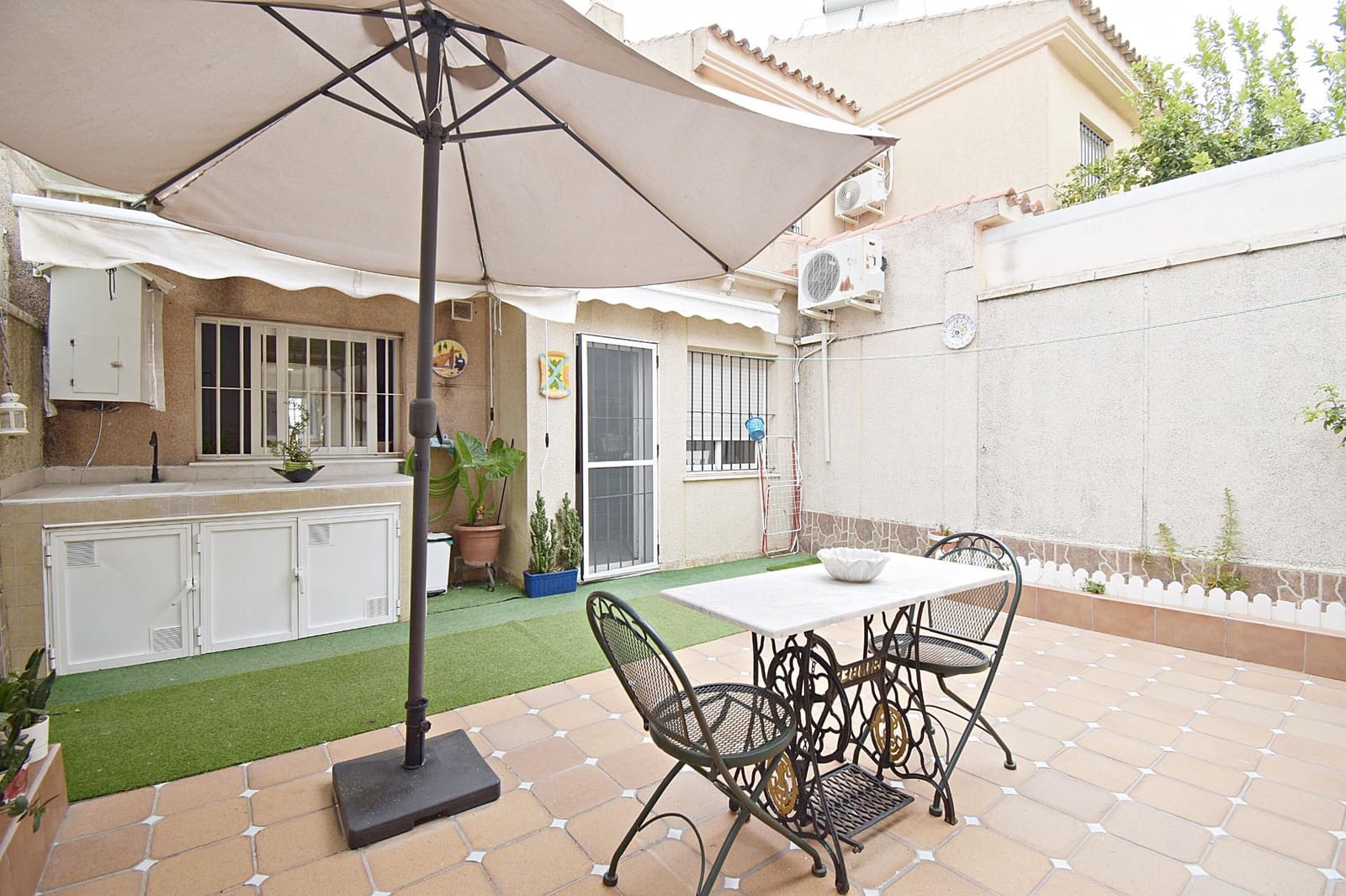 4 bedroom Terraced Villa for sale in Jerez de la Frontera - € 329,900 (Ref: 9334953)