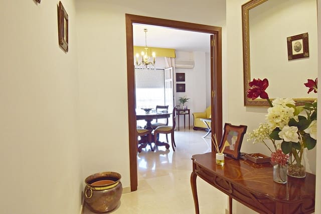 3 slaapkamer Flat te koop in Jerez de la Frontera met garage - € 299.000 (Ref: 9373993)