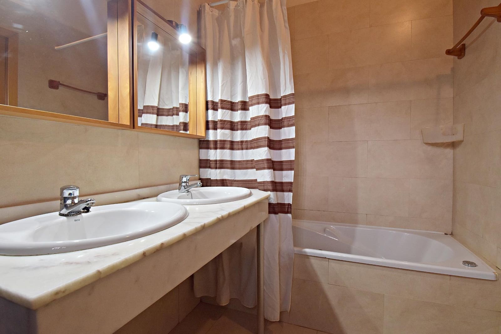 3 sypialnia Dom szeregowy na sprzedaż w Jerez de la Frontera z basenem garażem - 298 000 € (Ref: 9462076)