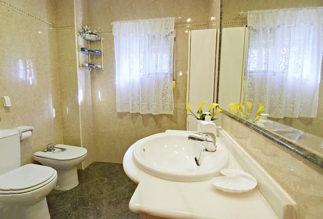 4 chambre Maison de Ville à vendre à Jerez de la Frontera - 219 900 € (Ref: 9462078)