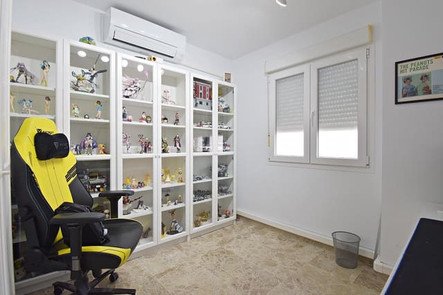 2 bedroom Flat for sale in Jerez de la Frontera with pool garage - € 190,000 (Ref: 9491315)