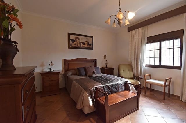 Chalet de 4 habitaciones en Jerez de la Frontera en venta - 430.000 € (Ref: 9530524)