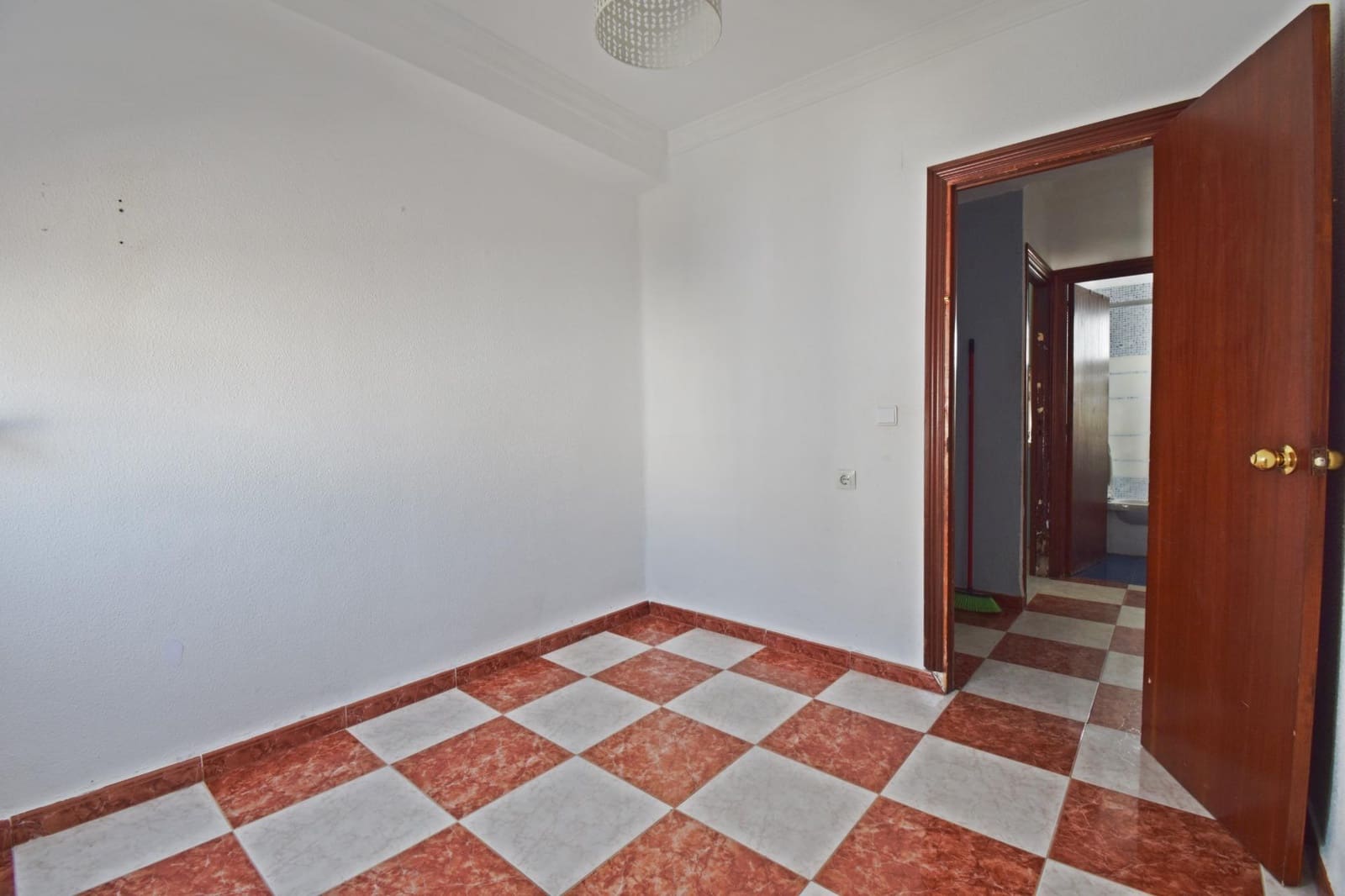4 quarto Apartamento para venda em Jerez de la Frontera - 80 000 € (Ref: 9648105)