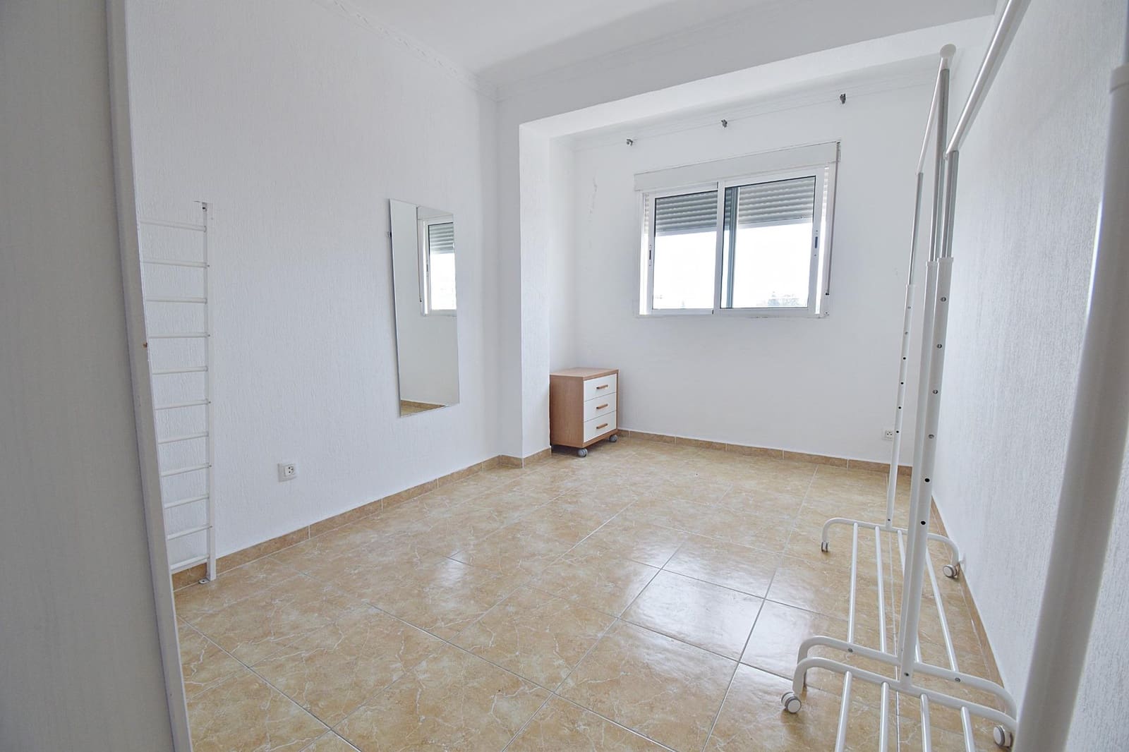 3 slaapkamer Flat te koop in Jerez de la Frontera - € 99.000 (Ref: 9666493)