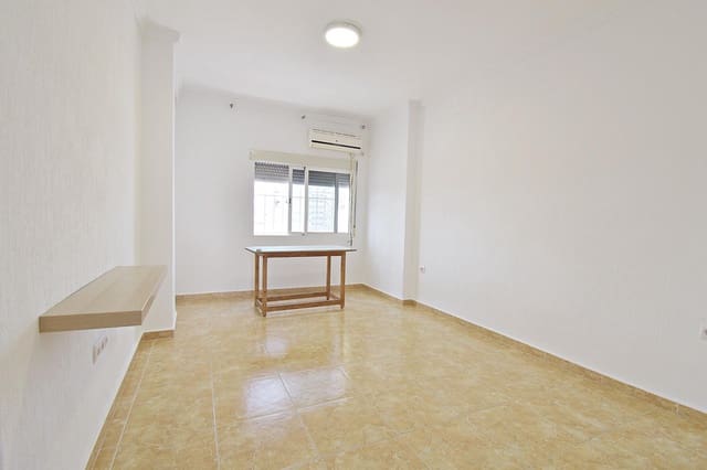 3 slaapkamer Flat te koop in Jerez de la Frontera - € 99.000 (Ref: 9666493)