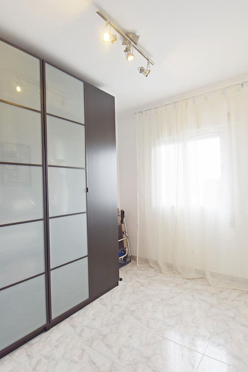 3 bedroom Flat for sale in Jerez de la Frontera - € 129,900 (Ref: 9770659)