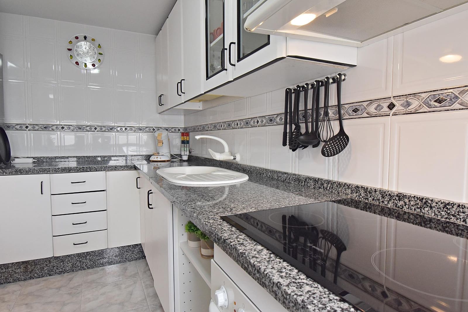 3 bedroom Flat for sale in Jerez de la Frontera - € 129,900 (Ref: 9770659)