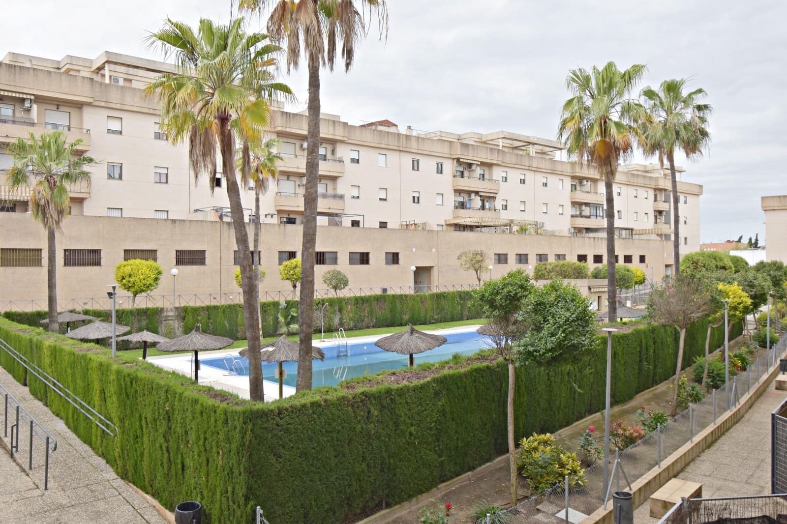 2 bedroom Flat for sale in Jerez de la Frontera with pool garage - € 159,900 (Ref: 9799250)
