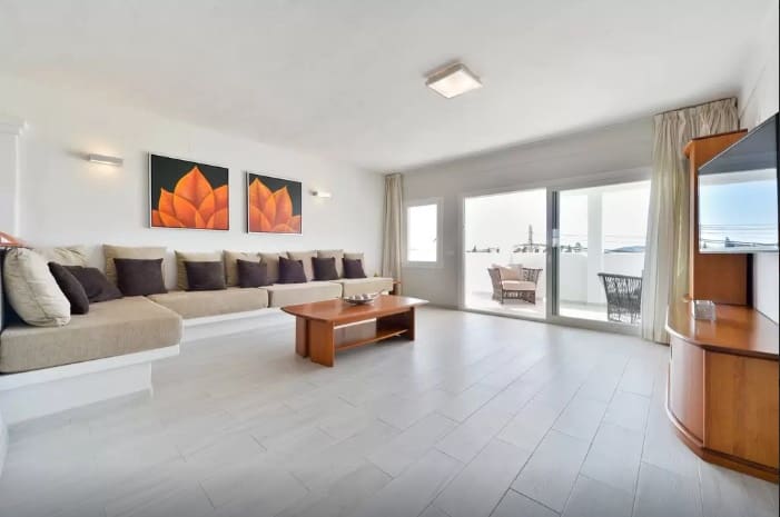 8 soverom Villa til salgs i Nuestra Senora de Jesus med svømmebasseng garasje - € 2 695 000 (Ref: 9113583)