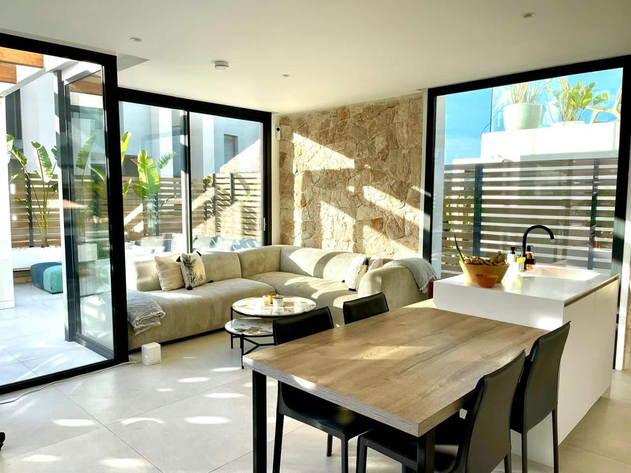 3 bedroom Townhouse for rent in Cala Tarida - € 4,000 (Ref: 9159003)