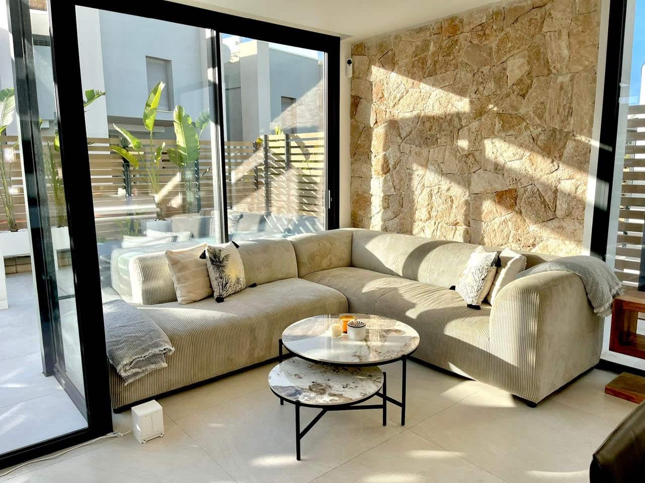 3 bedroom Townhouse for rent in Cala Tarida - € 4,000 (Ref: 9159003)