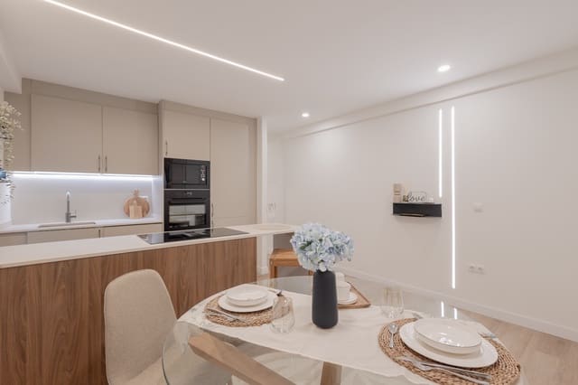 2 bedroom Apartment for sale in La Creu del Grau, Valencia city - € 400,000 (Ref: 9519373)